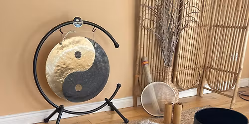 Cosy candlelit soundbath meditation