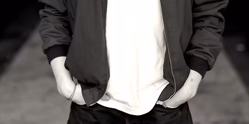 Leon Engler liest aus "Botanik des Wahnsinns"