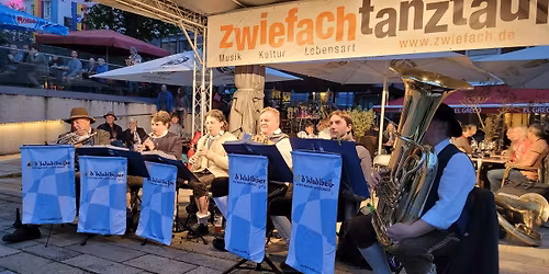 Drumherum-Blos'n in Regen