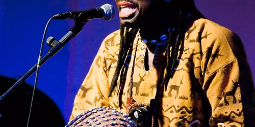 Umsonst & Drau\u00dfen mit Kim Azas & Band