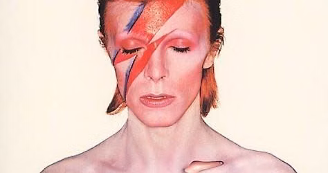 Rockt\u00f6rt\u00e9neti sorozat dr. Gimesy P\u00e9terrel - David Bowie \u00e9letm\u0171ve