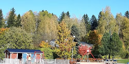 Vilttikirppis-tapahtuma "vanhassa" Leikkipuistossa, Yl\u00e4tuvantie 4