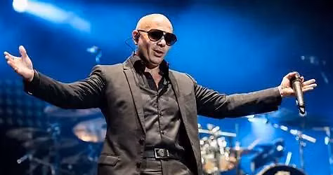 Pitbull at Zimny Stadion Ondreja Nepelu