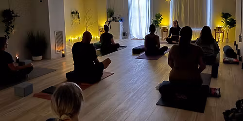 Candlelight Yin\/Yang Yoga