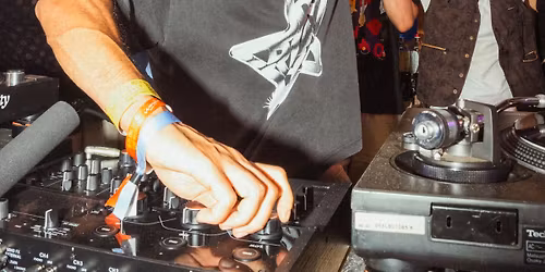 KIROLLUS (DJ) LIVE @ THE NIGHT CAT