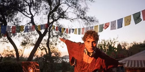 Ecstatic Dance Gent \u221e Yarun Dee (NL) \u221e Zaal Fabrika