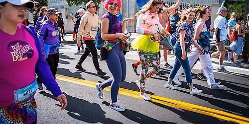 DiscoverSF -- A Bay2Breakers Culture  Bandits Walk through SF