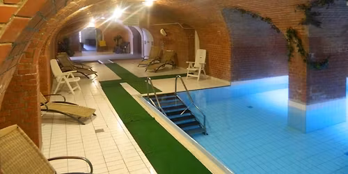 Bazi nagy ny\u00e1rb\u00facs\u00faztat\u00f3 g\u00f6r\u00f6g buli