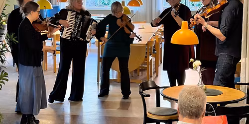 Musikgudstj\u00e4nst i folkton, med nyskriven folkmusik 