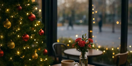 Snap, Sip & Shine \u2013 Christmas in the Air Photo Session