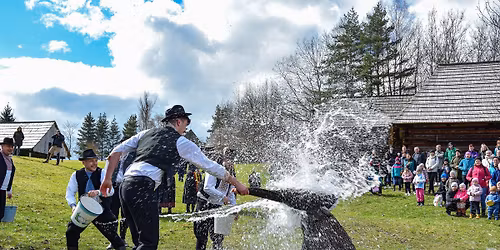 Ve\u013ek\u00e1 noc na dedine