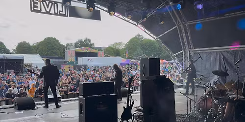 Mimic Street Preachers at Walnut Tree Shades, Norwich