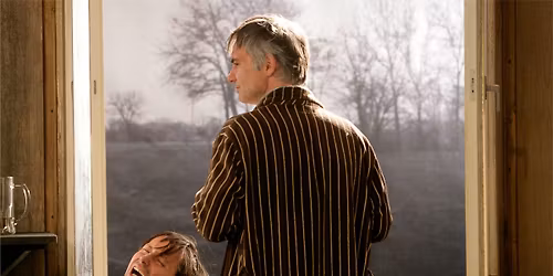 Dejvick\u00e9 divadlo: UCPANEJ SYST\u00c9M | z\u00e1znam derni\u00e9ry