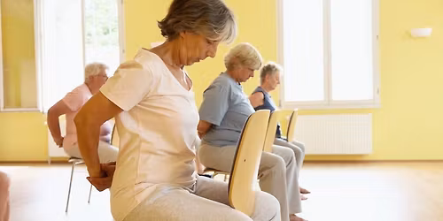 Yoga p\u00e5 stol med Heidi Nylund