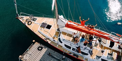 \ud83d\udcfb \u00c9coute publique et exposition photographique de l'\u00e9mission ''Captain' Filles FM" !\u26f5\ud83d\udcf7