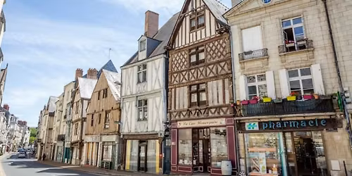 Visite guid\u00e9e "Angers, l'histoire du quartier de la Doutre" \ud83d\udcab