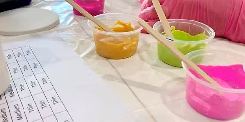 Paint Pouring With Sophie 