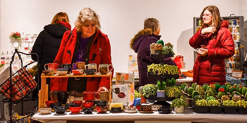 Art Mart Holiday Sale