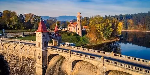 Svatomartinsk\u00e9 hodov\u00e1n\u00ed ve stodole \u0160t\u011brbovy vily s \u017eivou hudbou na P\u0159ehrad\u011b Les Kr\u00e1lovstv\u00ed