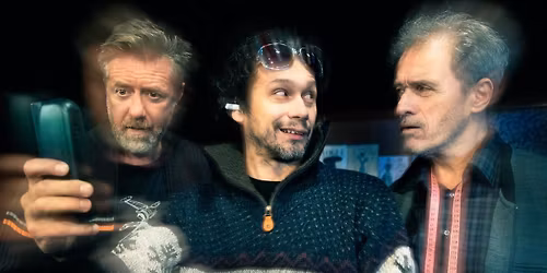 Divadeln\u00ed p\u0159edstaven\u00ed \/ Housle