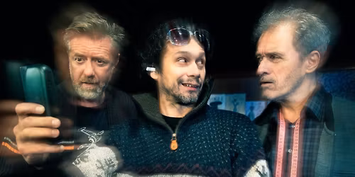 Divadeln\u00ed p\u0159edstaven\u00ed \/ Housle