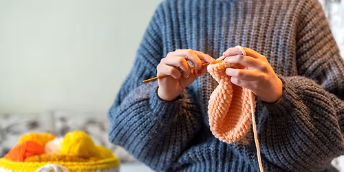 Knitting Club \/ Club de tricot