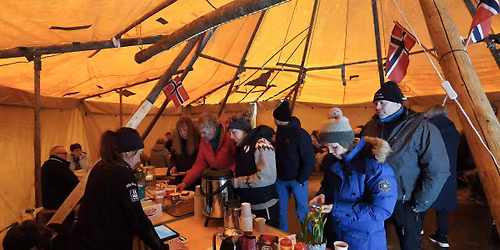 Markedsdag på Glomfjord Torv
