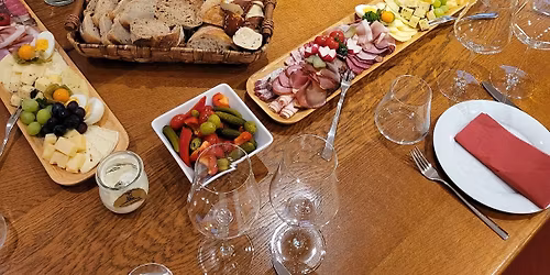 Weinprobe im Weingut mit Kellerf\u00fchrung