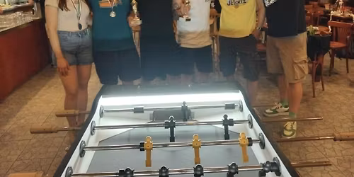 Pra\u017esk\u00fd poh\u00e1r v Bamboo pub Stra\u0161nice