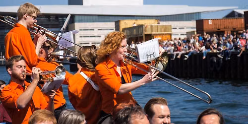 Copenhagen Showband on water  