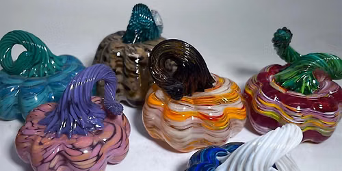 Pumpkin season is NOW and pumpkins will roll! Pumpkin paperweight-time!