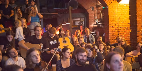 Kytarovka\u0160tatl v Pivovaru Harry