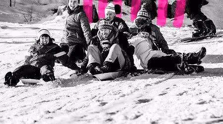 Seitsem\u00e4n veljest\u00e4 teatteriesitys