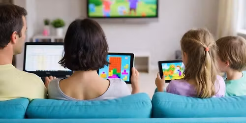 Mozdulj r\u00e1 a val\u00f3s\u00e1gra! \u2013 V\u00e9d\u0151n\u0151i tud\u00e1s \u00e9s eszk\u00f6zt\u00e1r a k\u00e9perny\u0151id\u0151 cs\u00f6kkent\u00e9s\u00e9hez