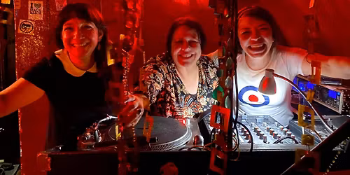 The Bumblebees - 3 nice ladies play nice music- Sixties, Britpop, Indie, Punk Eintritt frei