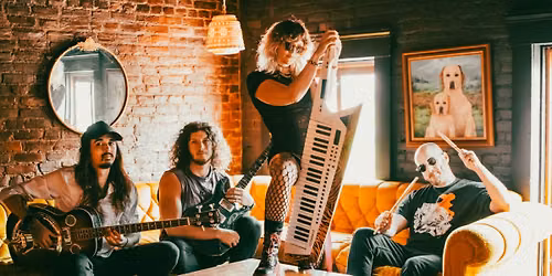 Natalie Brooke at the Charleston Pour House (Deck)