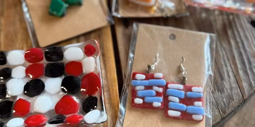 April Community Class: Mother\u2019s Day - Glass Jewelry & Tray