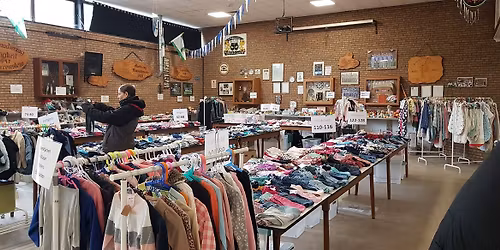 Vorsortierter Kindertr\u00f6delmarkt 