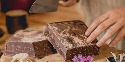 Ceremonia de cacao con m\u00fasica en vivo en Frizzant