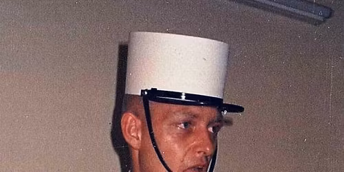 Fra b\u00f8rnehjem til Fremmedlegionen