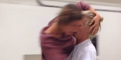 Sunday jam - a Contact Improvisation Dance Jam