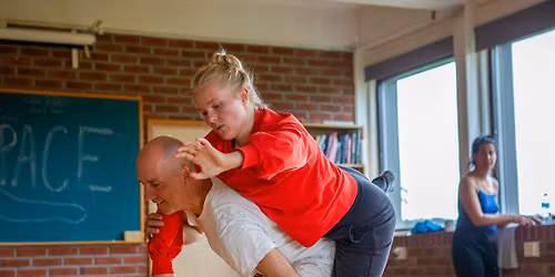 Nyb\u00f6rjarworkshop i kontaktimprovisation