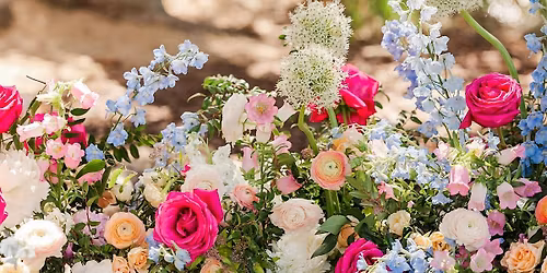 Wildflowers in Bloom  |  Bouquet Making Class at the Apiary Hotel