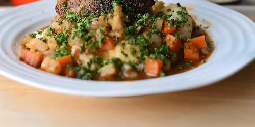 P\u00e5skemiddag i \u00e5sen