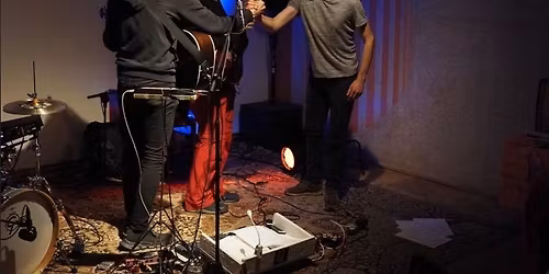 Kolektivn\u00ed Halucinace & Petr Linhart v Ka\u0161tanu