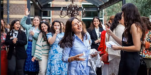 The Bloom Circle: Sonbahar Networking Partisi