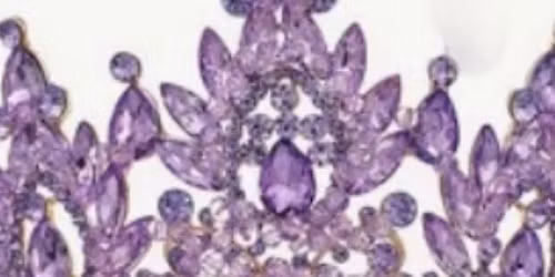 QueenDom\u2019s Royal Opulence Mercado