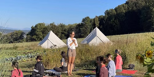 Yoga & Brunch in der Natur beim H\u00fcgel \ud83c\udf1e