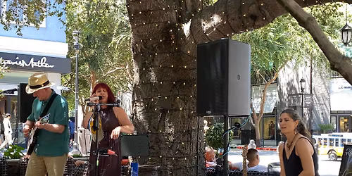 Santana Row Oak Tree Lounge