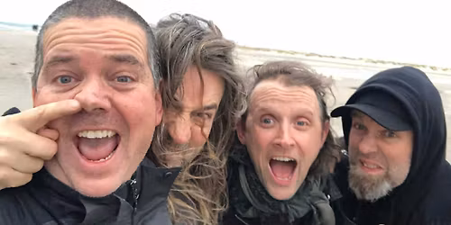 Red Warszawa p\u00e5 M\u00e5gen\/Kulturscenen